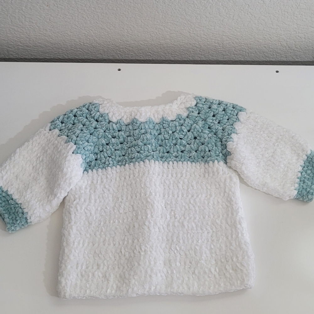 Crochet beautiful sweater and hat with Baby Velvet yarn. - Picture 6 of 7